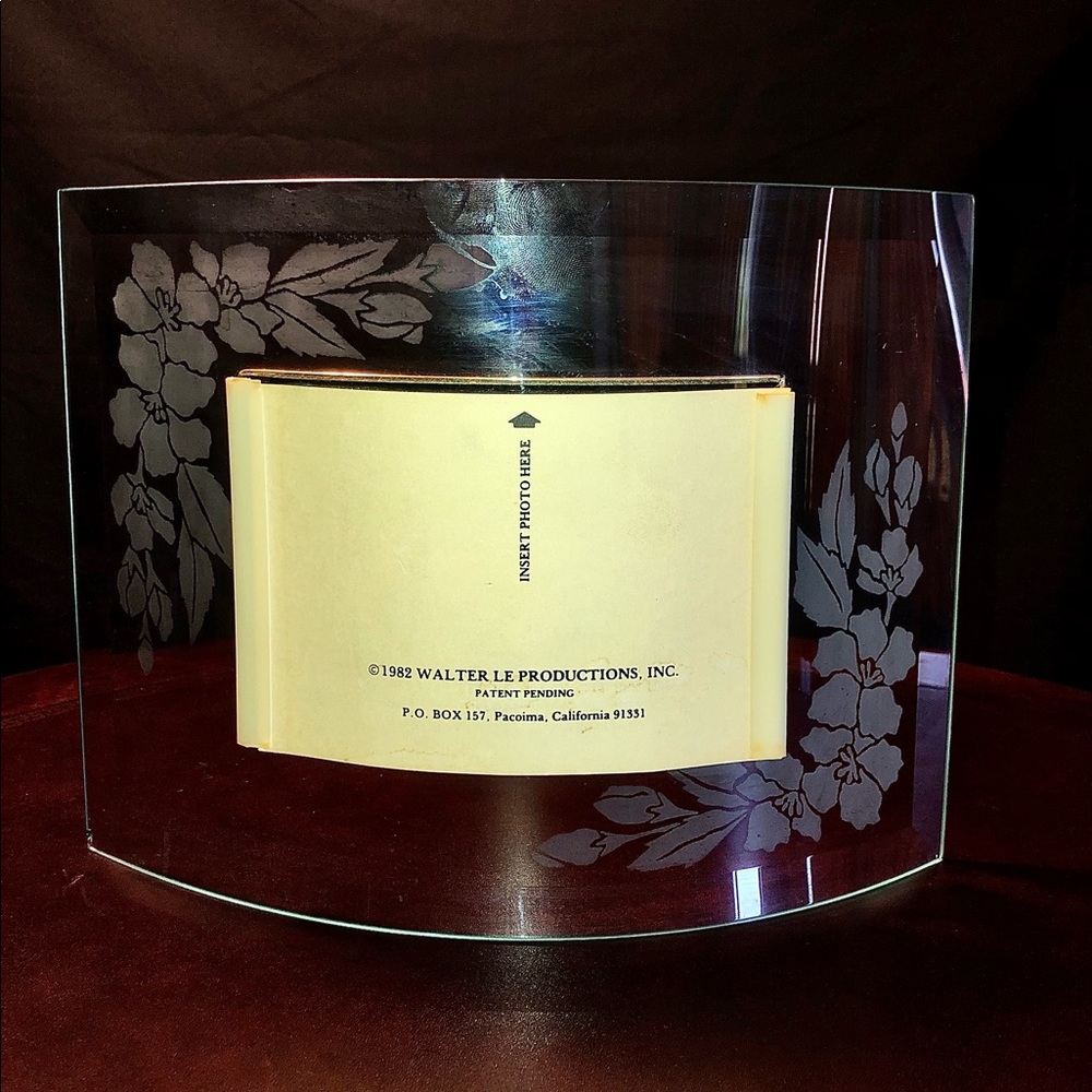 Beveled glass curved photo frame vintage 1983 /Christmas present - Picture 2 of 6